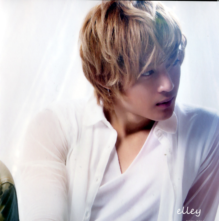  p>《kiss kiss/lucky guy》是韩国歌手金贤重在日本推出的首张个人ep