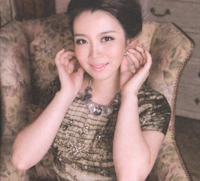  p>金松美,1985年出生于 a target="_blank" href="/item/朝鲜民主