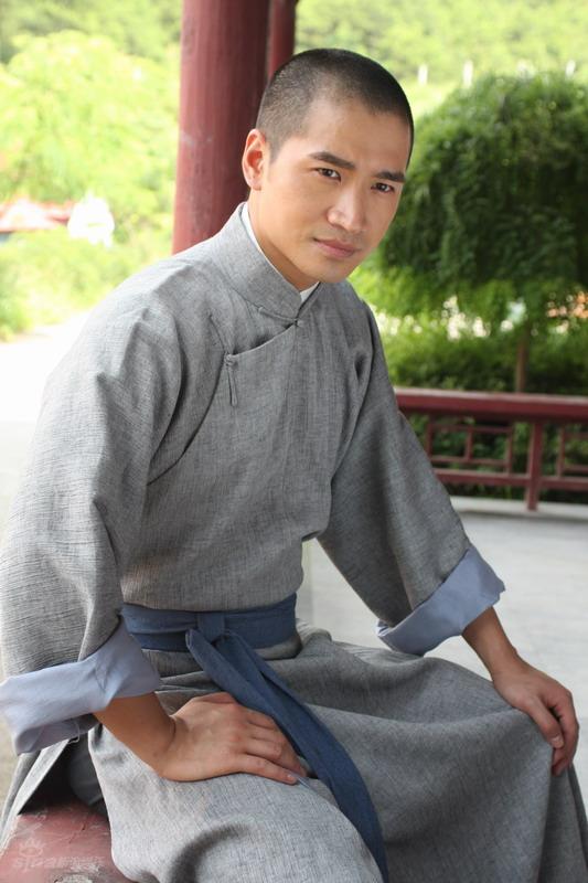  p>《锁清秋》是一部中国内地的民国情感剧,由 a target="_blank"