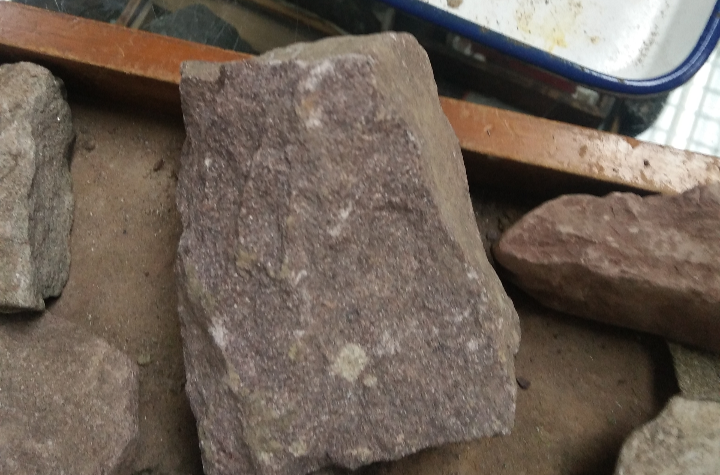  p>长石砂岩(arkose)是一种长石碎屑含量大于25%的砂岩,它包括长石