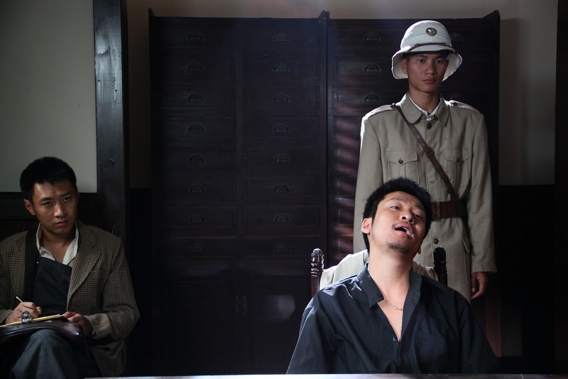  p>《父子神探之滴血的戒指》是由国家广播电影电视总局电影卫星频道