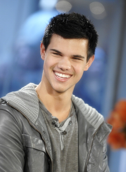 taylor daniel lautner()