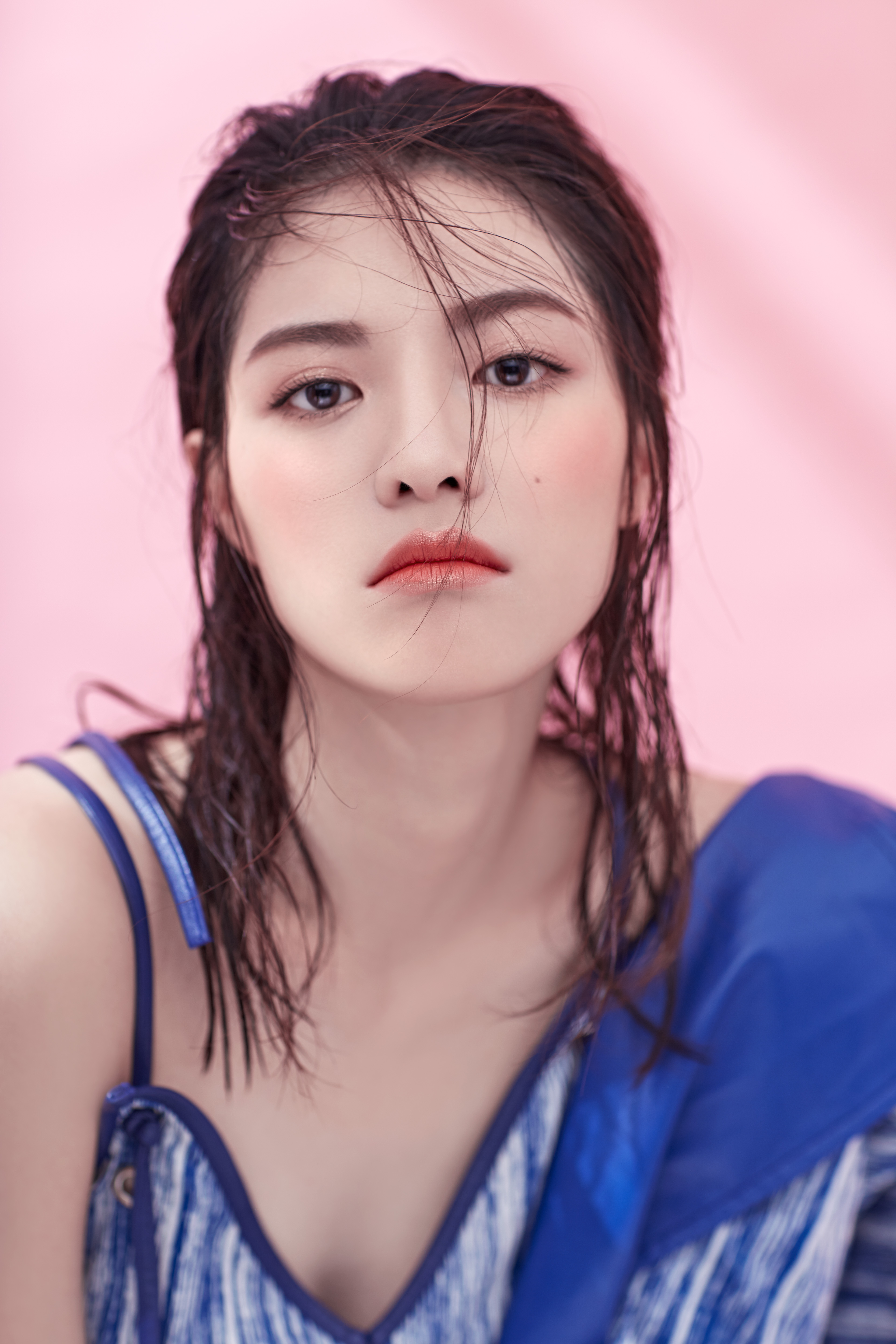  p>钟楚曦(elaine zhong),1993年3月18日出生于广东省广州市,毕业于 a