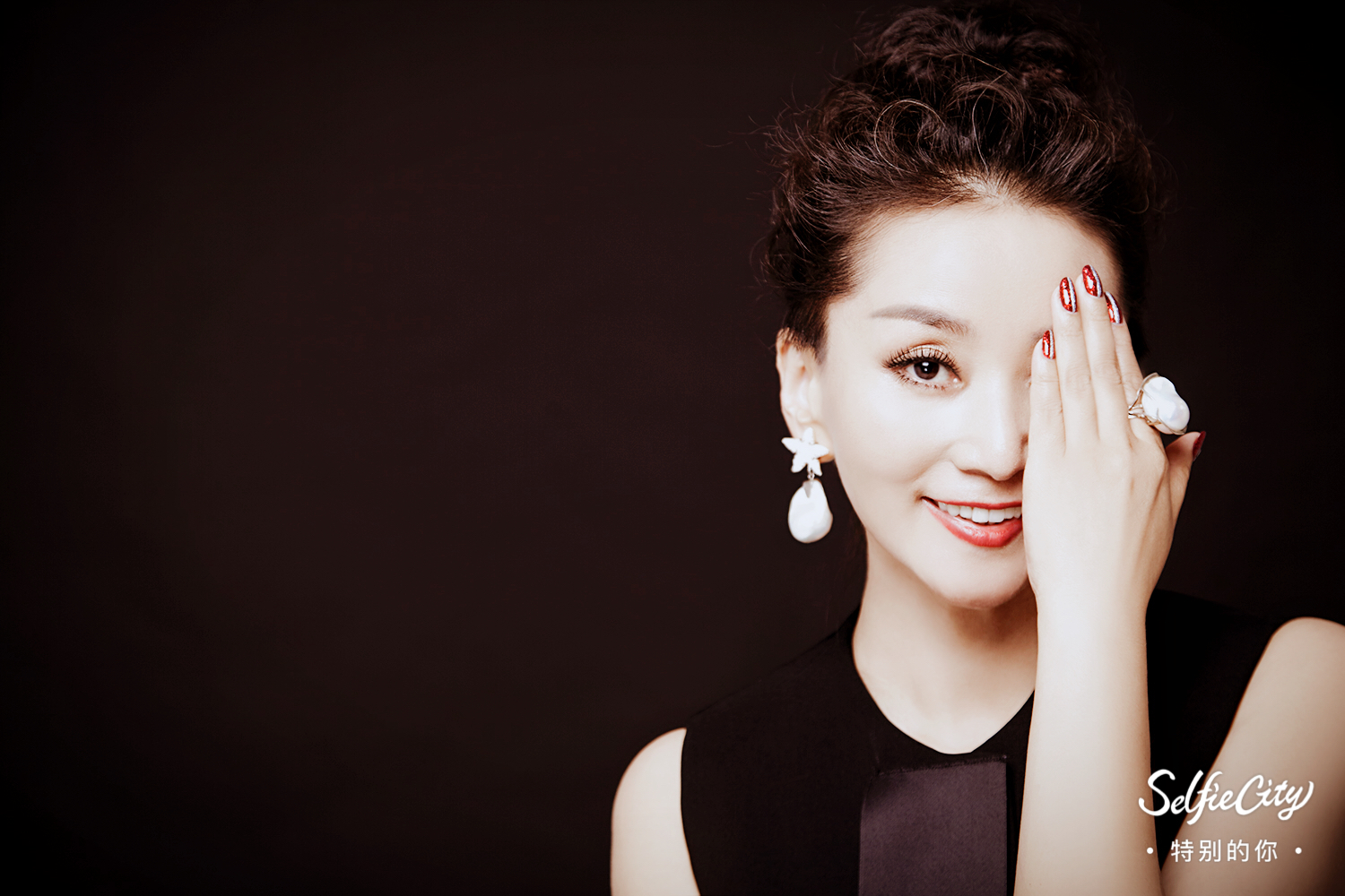  p data-id="gnx8nxxhd1">时小小,女,北京电视台生活频道主持人. /p>