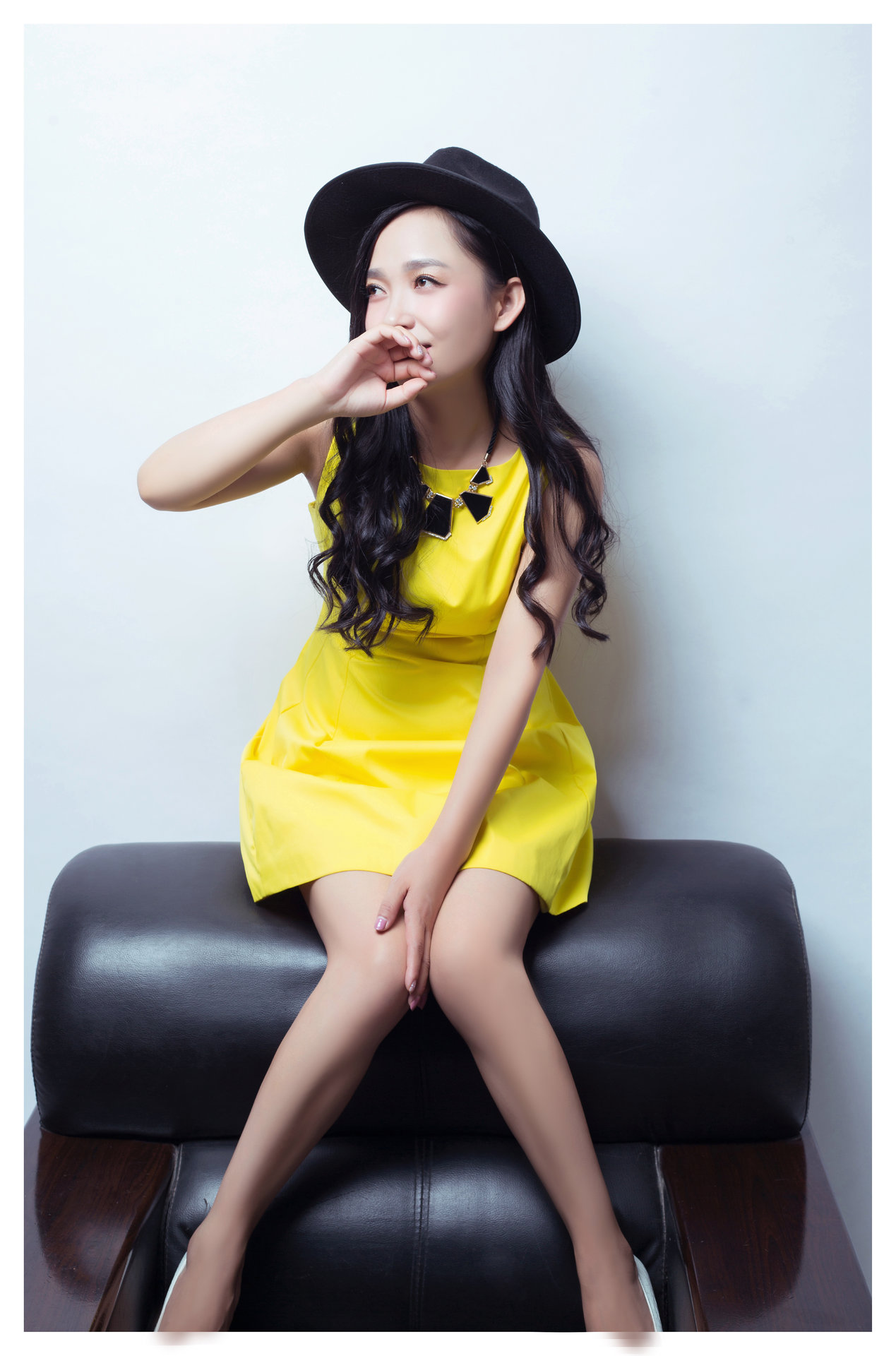 主演,代表作有《 a target="_blank" href="/item/都市碎戏/2413096"