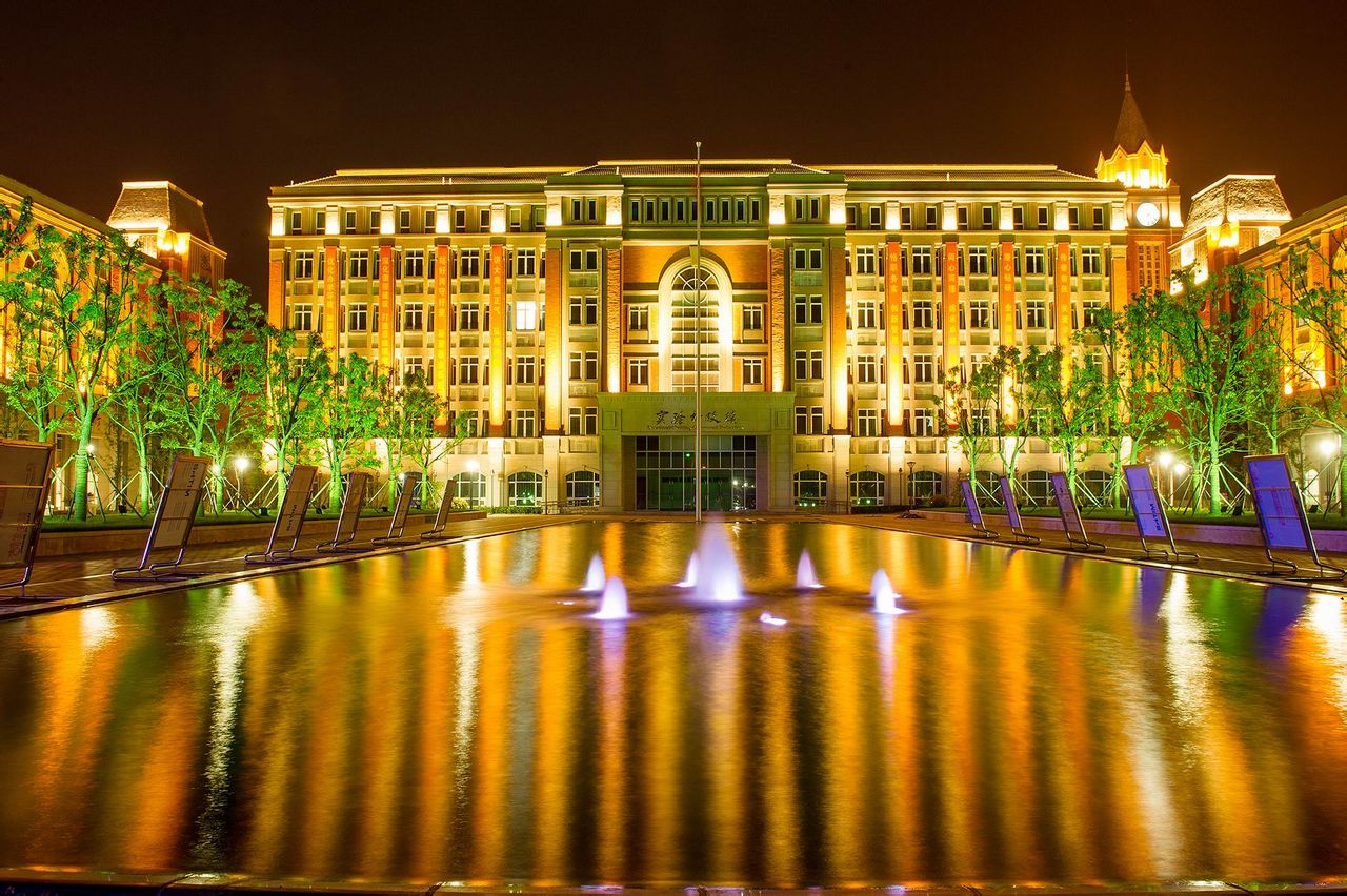 江苏省锡东高级中学