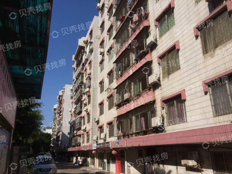  p>富华广场南区位于珠海市香洲区新香洲,由珠海经济特区富华房地产