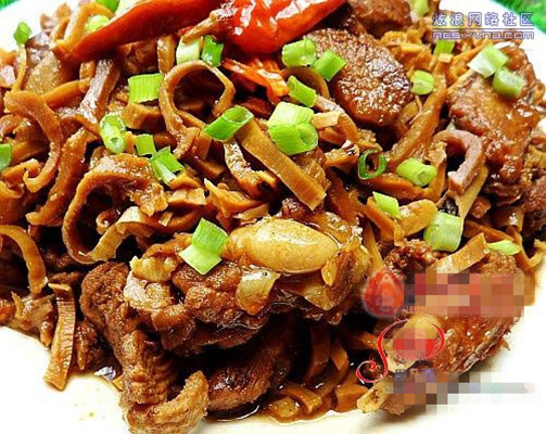 笋干焖土鸭