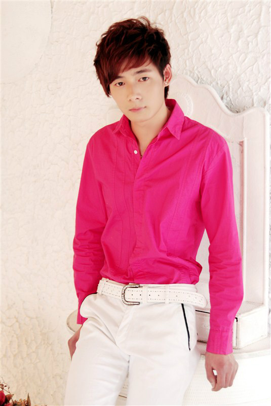  p data-id="gnyxrlhpqh">小幂,真名毛友风,被称为男版杨幂,反串演员.