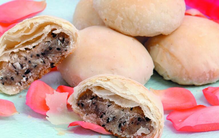  p>千层酥月饼是 a href="#" data-lemmaid="128234">中秋节 /a>传统 