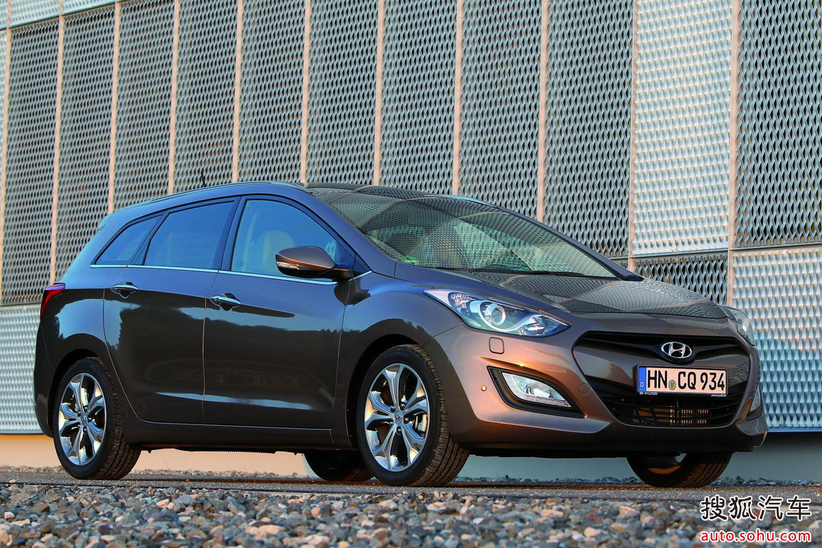  p>现代i30是现代为欧洲消费者特别研发的首款掀背版/wagon车型.