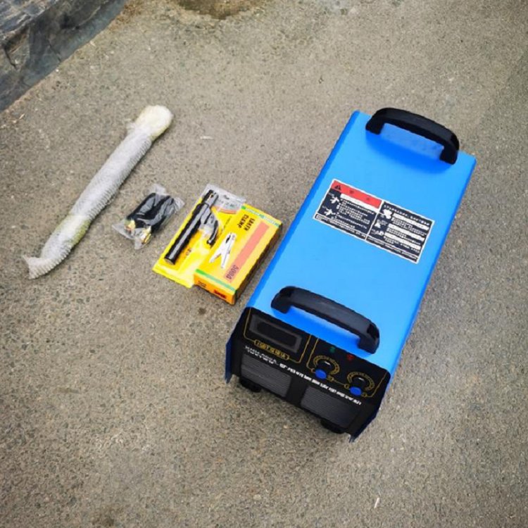  p>修补焊机,是全数字智能精密补焊机,一款高精密度补焊机,该机从功能