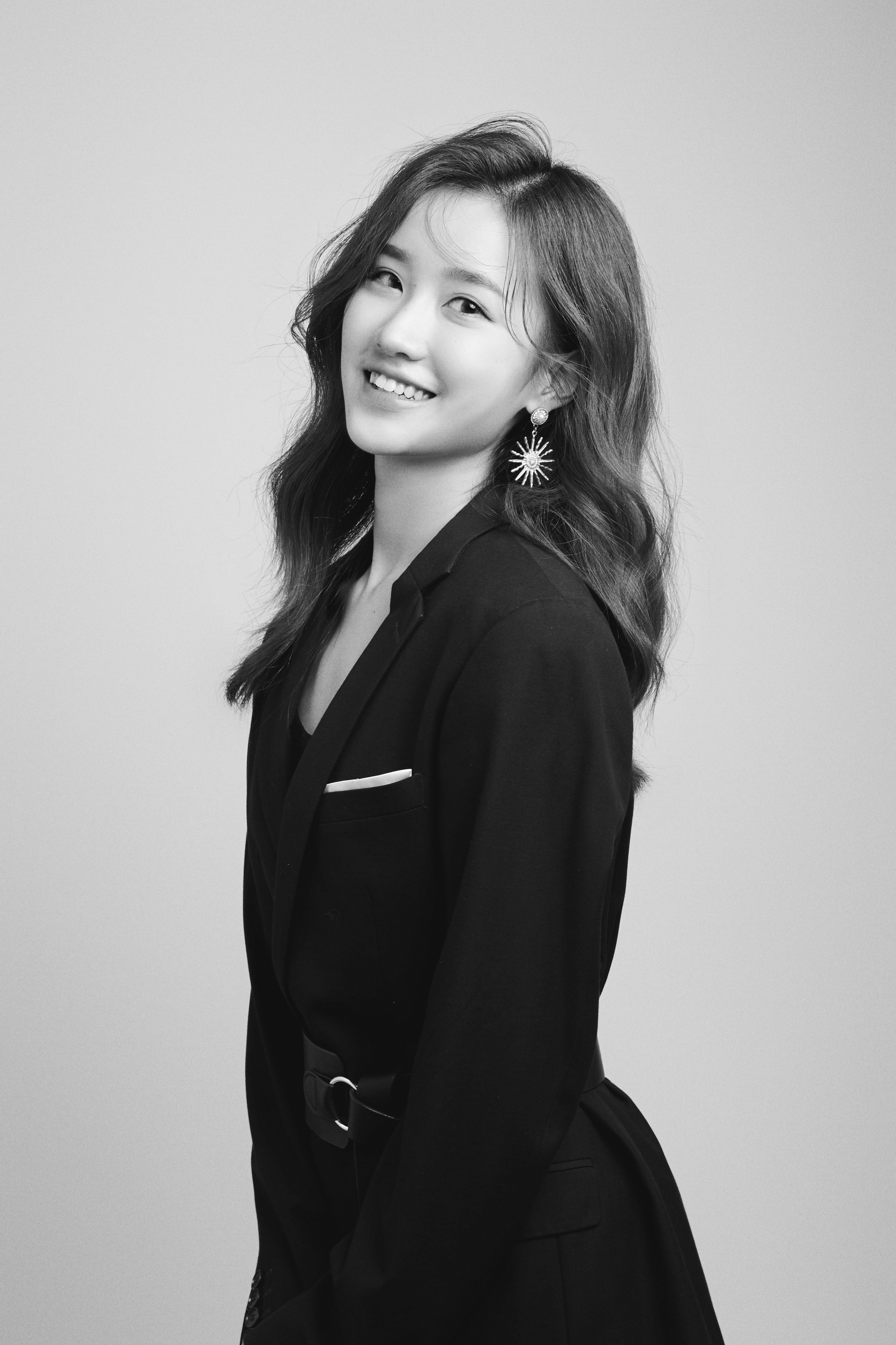 (beverly),1998年11月10日出生于四川省成都市,中国内地流行乐女歌手