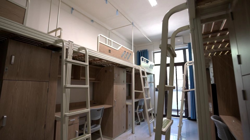 id="8328055">江苏师范大学附属中学 /a>),学校位于江苏省徐州市 a