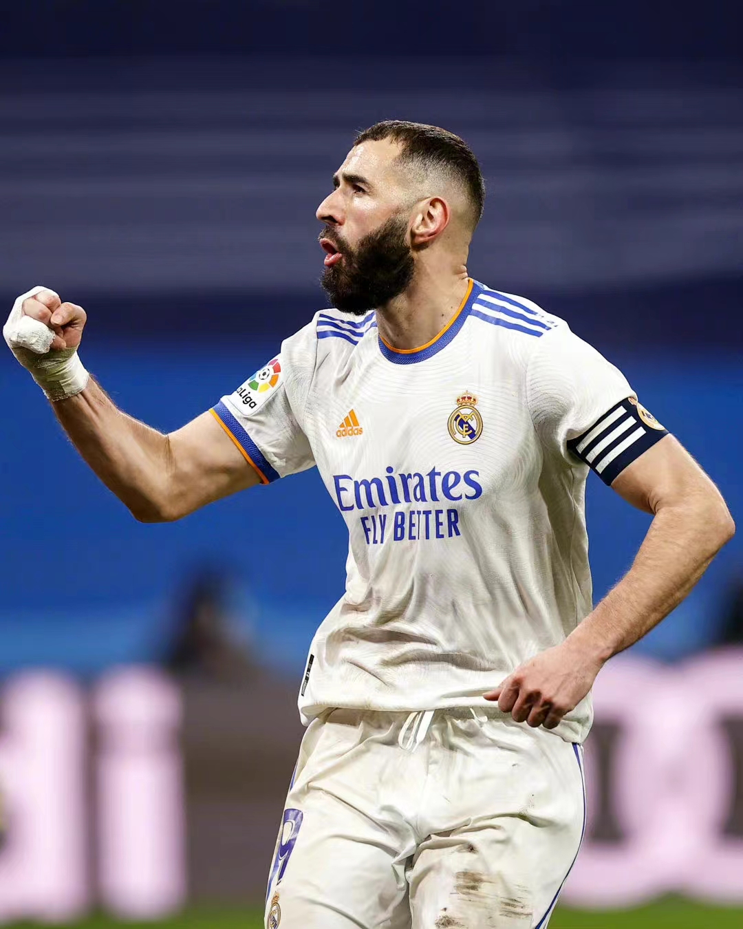  p>卡里姆·本泽马(karim benzema),全名卡里姆·穆斯塔法·本泽马