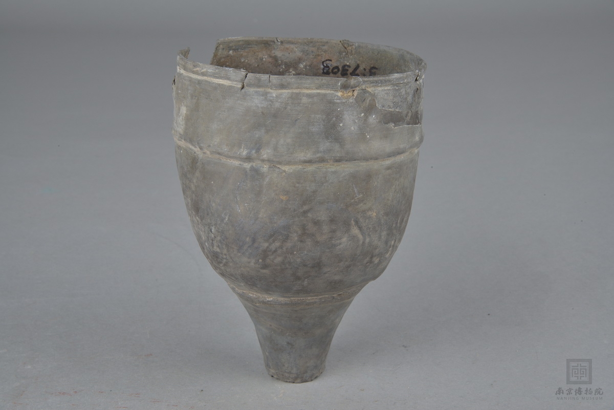 北宋漏斗状锡器