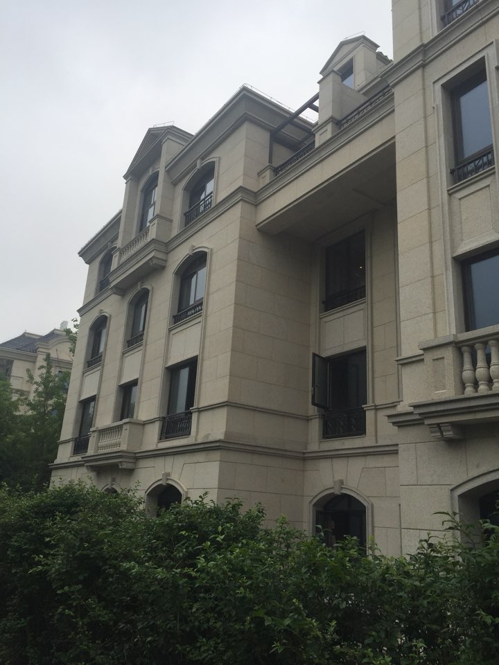  p>华府天地愉园位于上海市闵行马桥,由上海绿杉置业建成,总建筑面积
