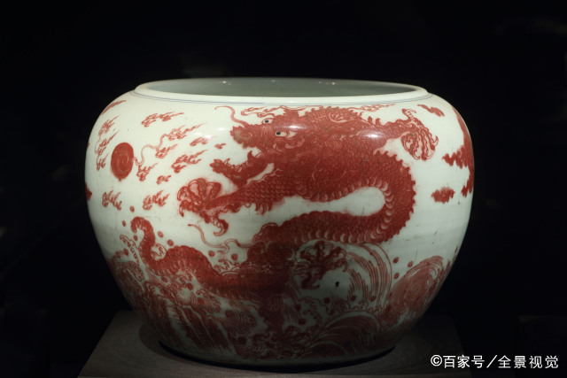 瓷器收藏：清乾隆御制青花海水云龙赶珠纹钵盂式大卷缸的前世今生