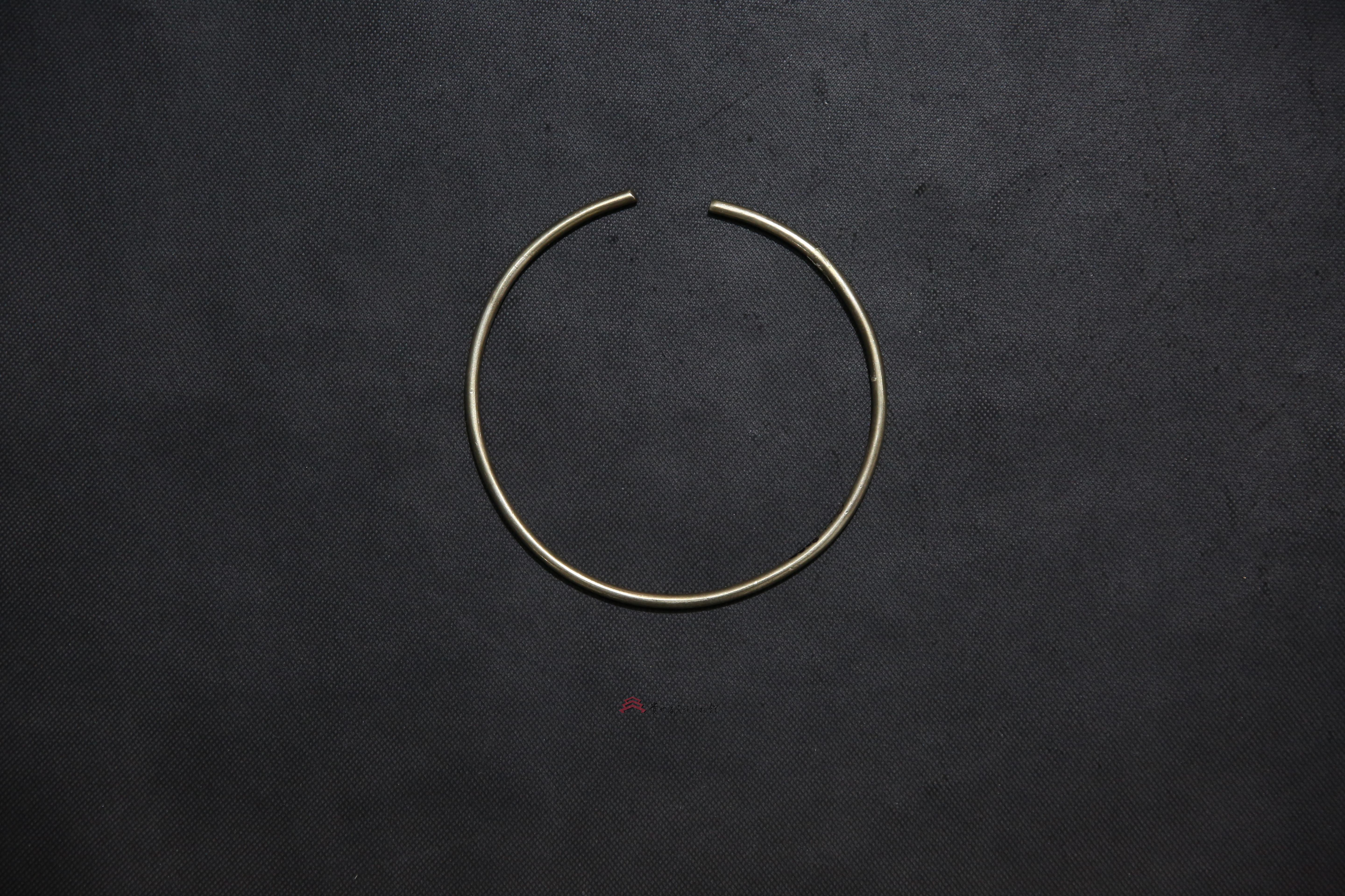 当代苗族双鱼纹项圈