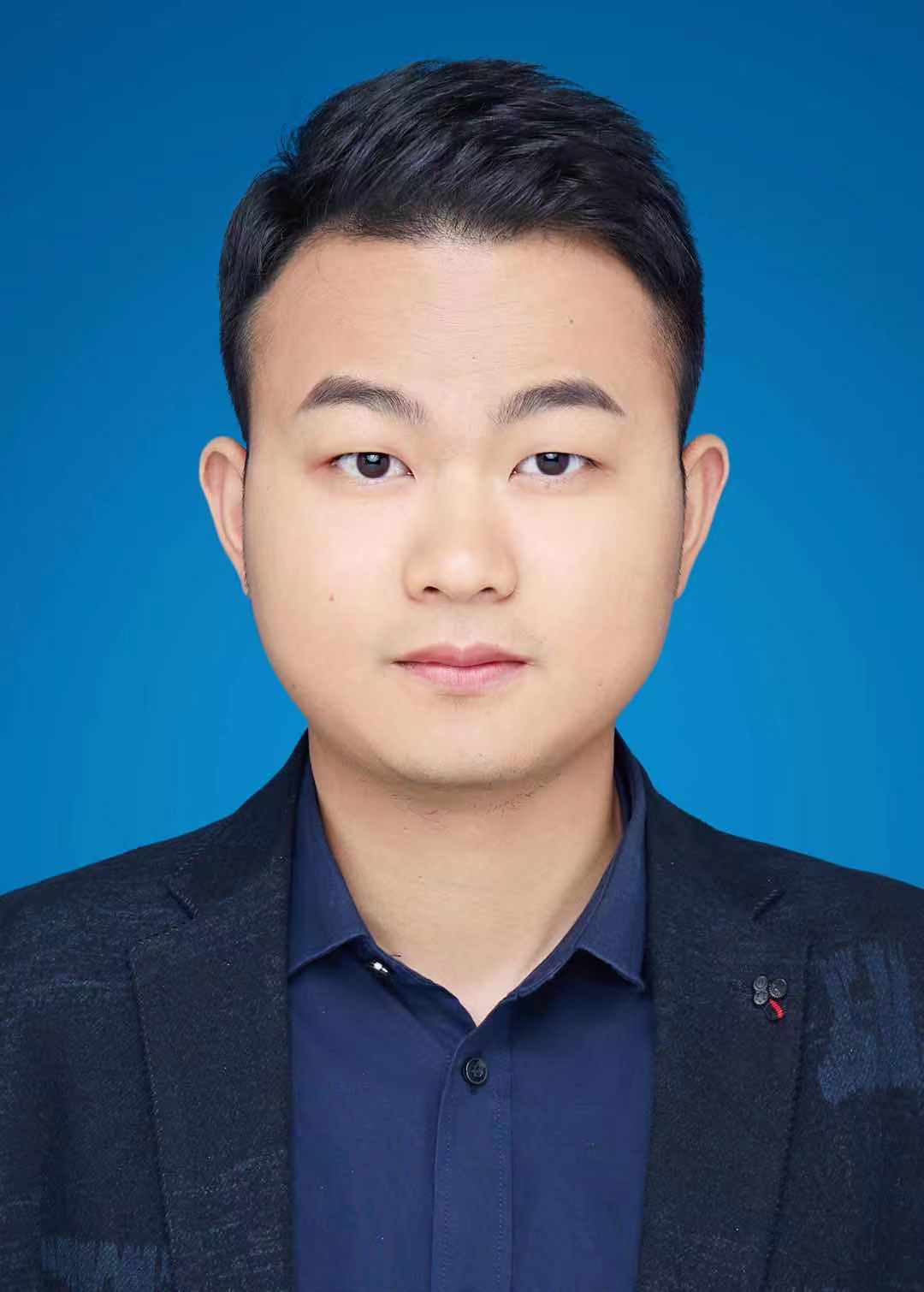 class="ref" data-ctrid="t2zpbbihpwzn">吴强,男,汉族,中国国籍,大学