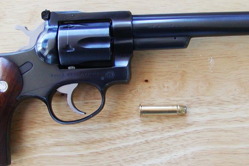 鲁格安全6型转轮手枪