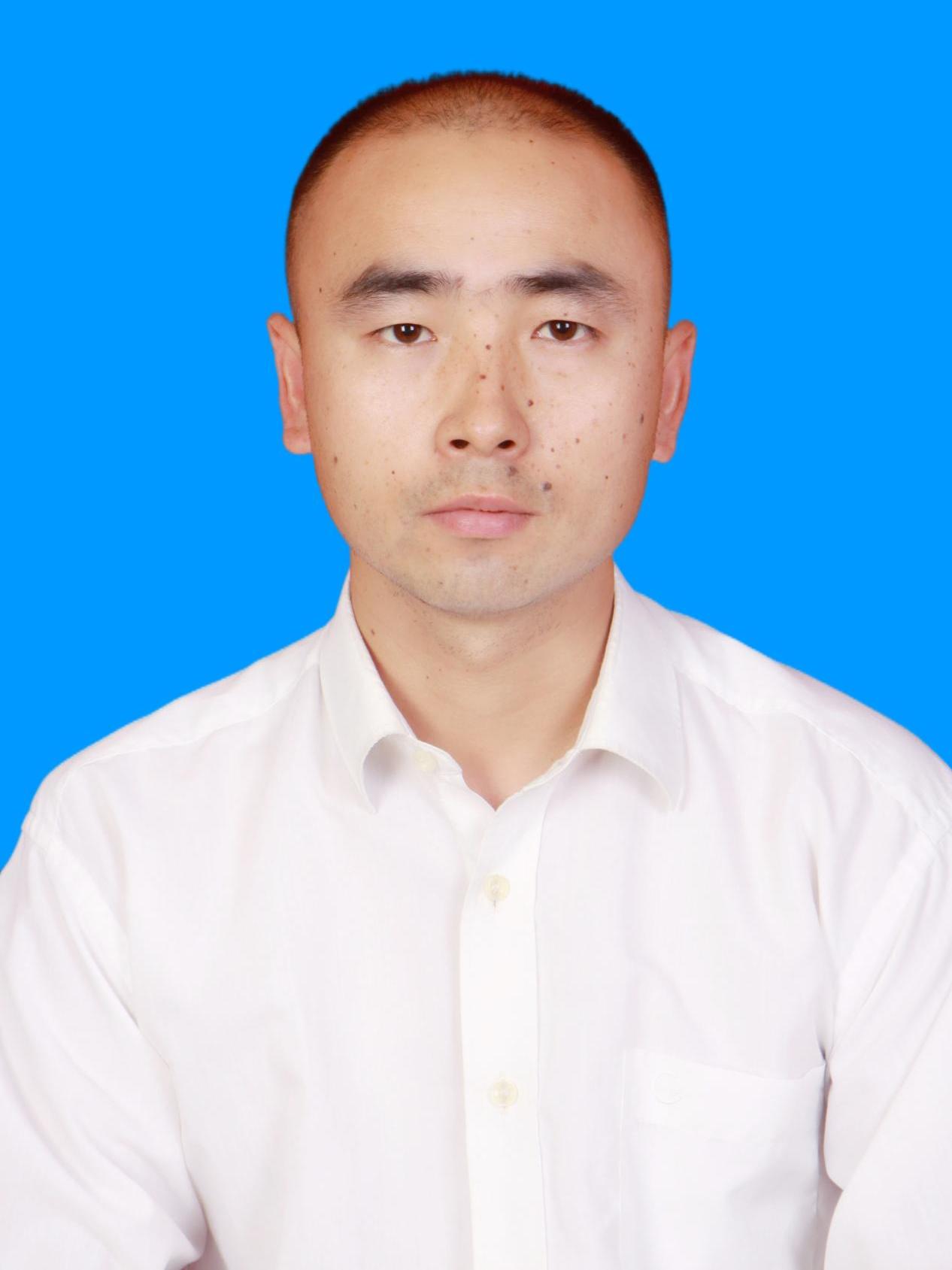 李明亮