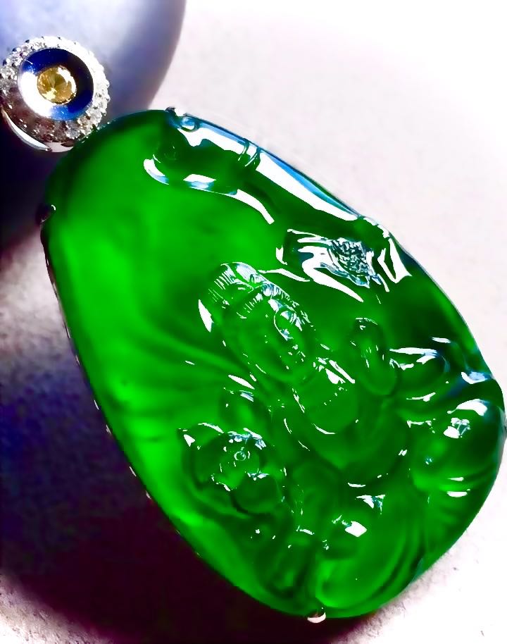 帝王绿绿色色正,色浓,与 a href="#" data-lemmaid="231887">祖母绿 