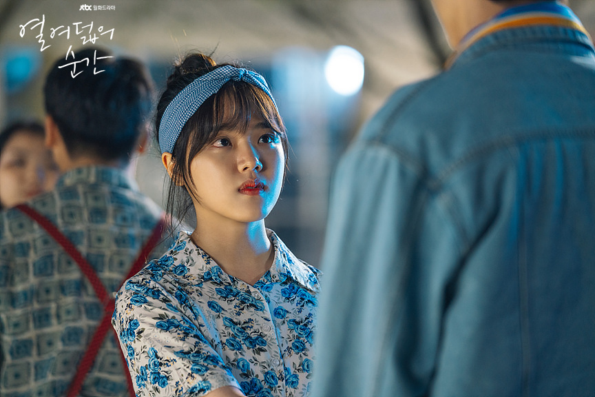 《十八岁的瞬间》是韩国jtbc电视台于2019年7月22日首播的青春校园剧