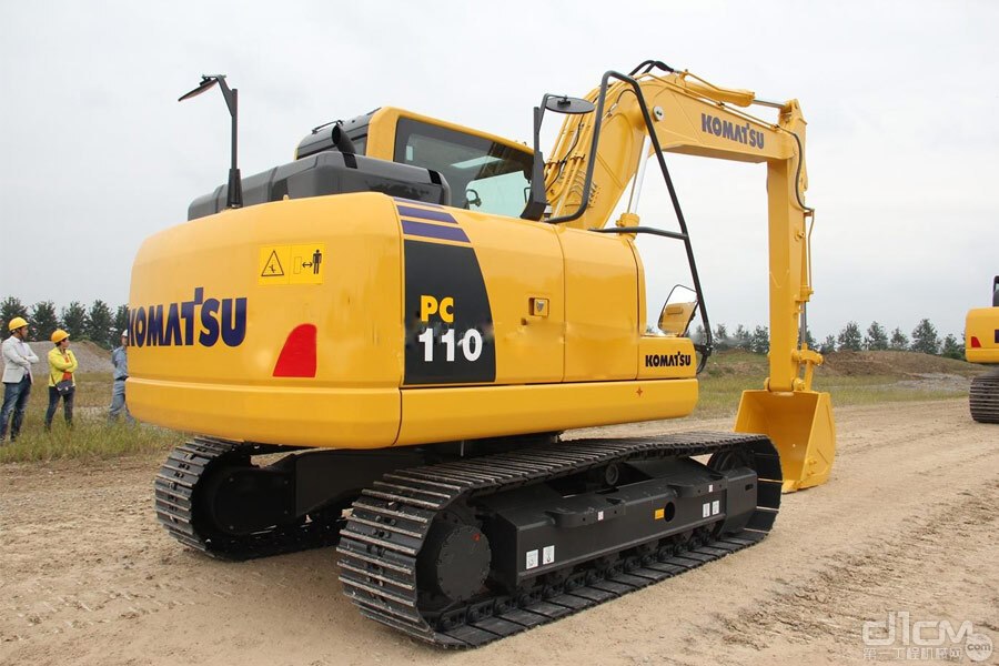 et110步履式挖掘机