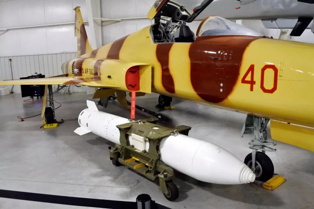  p data-id="gnwnb35d6z"> b>b83型热核弹 /b>(英语:b83 nuclear