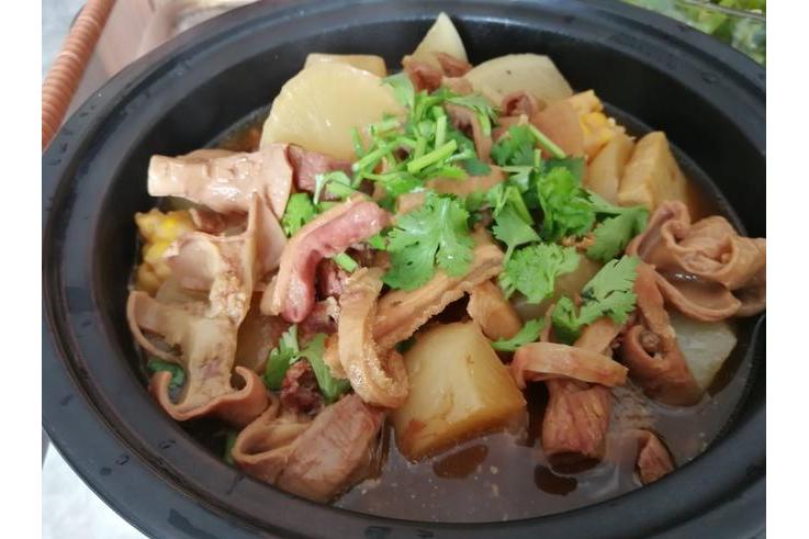 萝卜炖牛杂