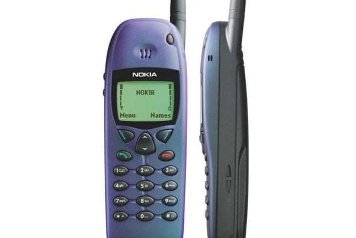 诺基亚6110是2000年发布的一款<a target="