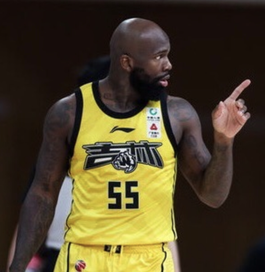 多米尼克·琼斯