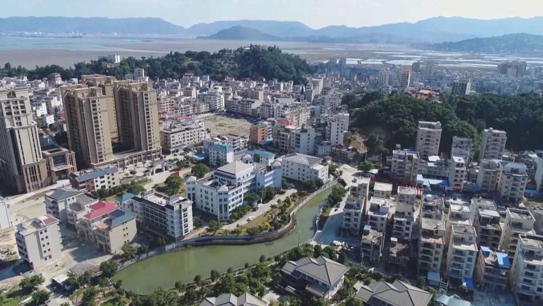  p>马鼻镇,隶属福建省福州市连江县,地处连江县北部,罗源湾腹部西岸