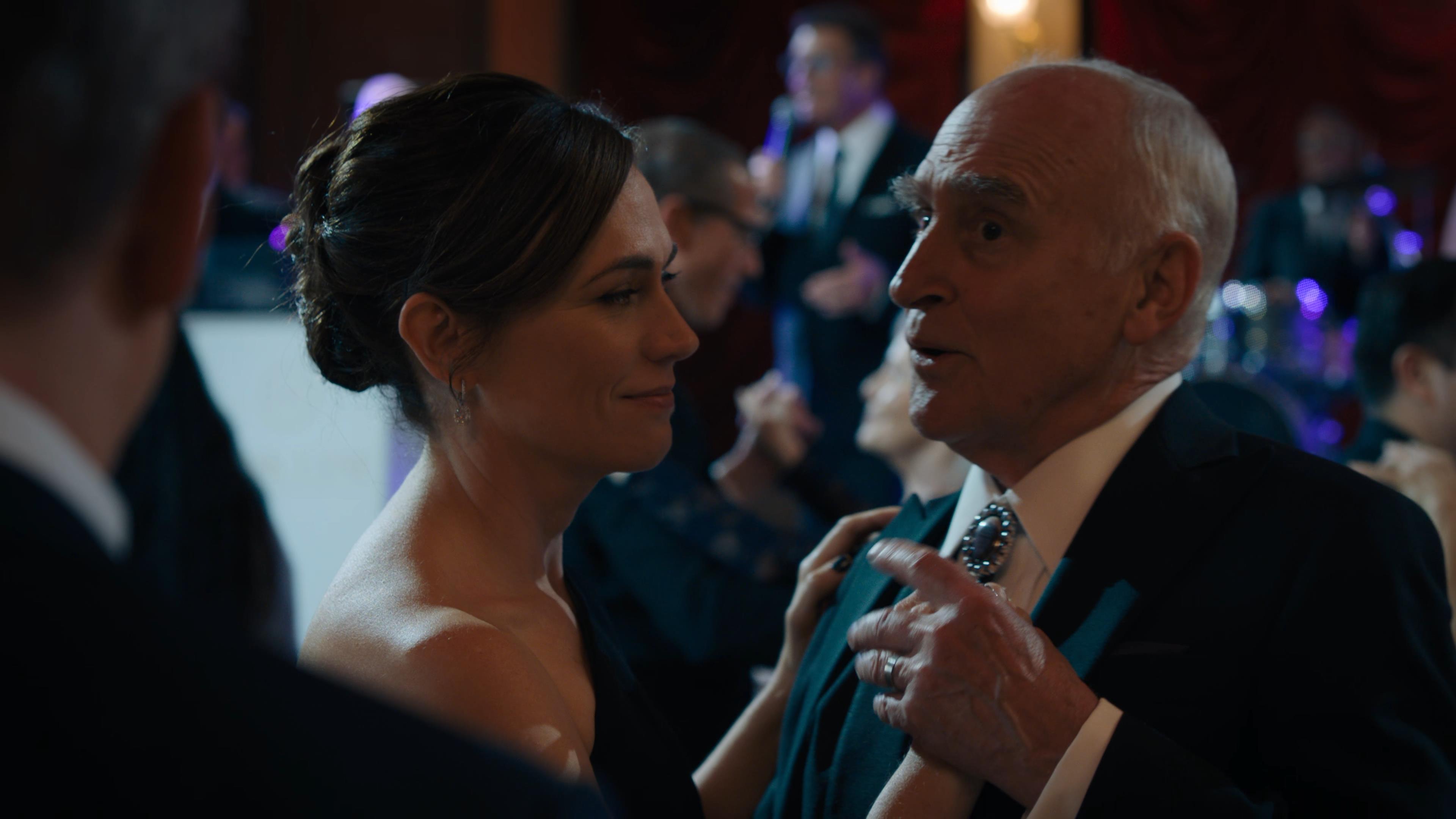  p>《亿万第五季》是科林·巴克西,劳瑞·科利尔导演的电视剧. /p>