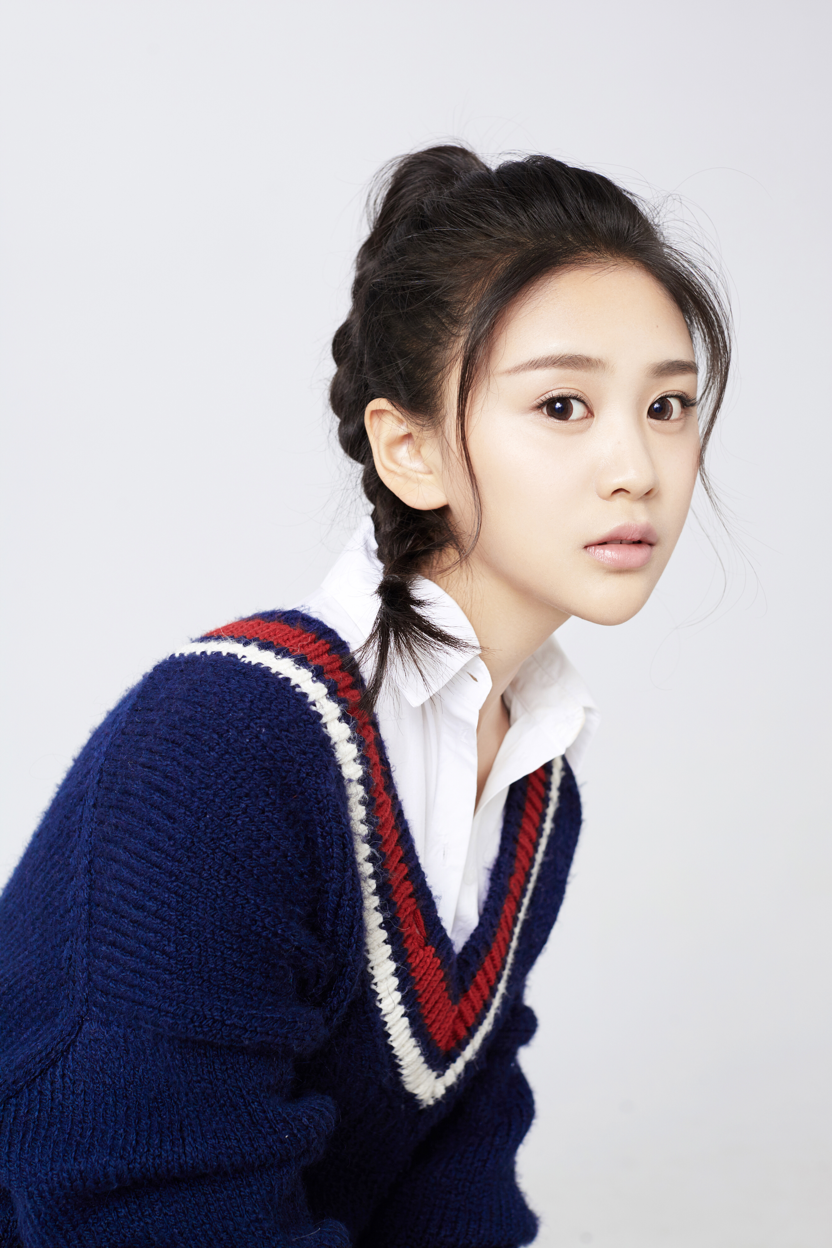  p data-id="gnbs7aory1">娄舒妤,出生于安徽省合肥市.