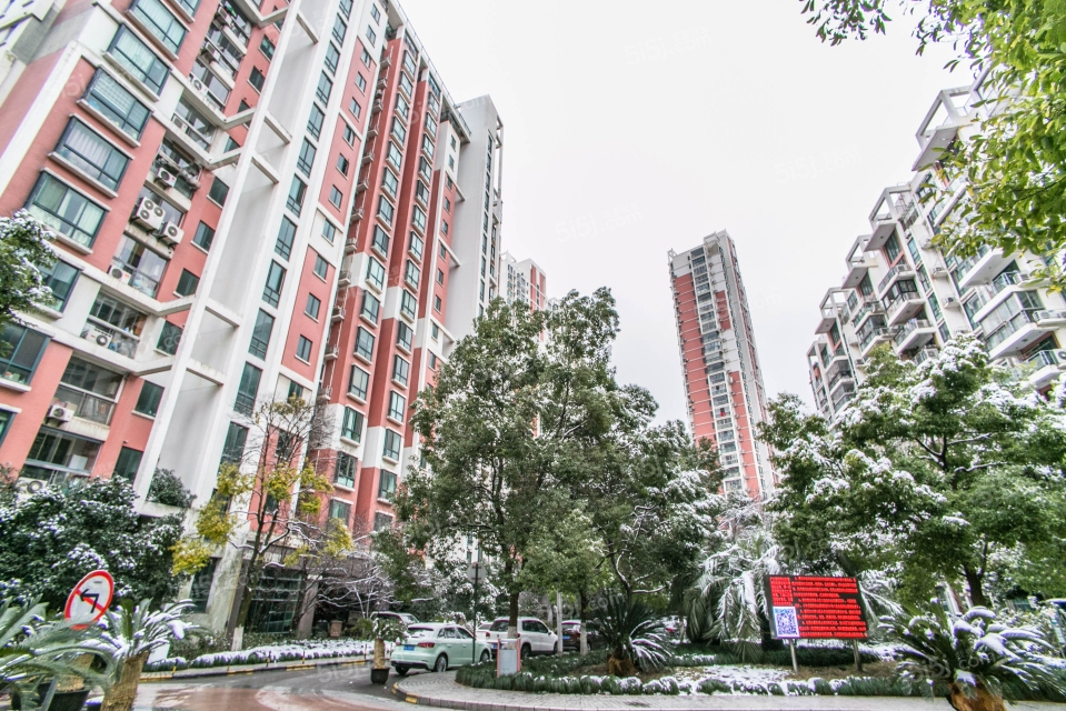  p data-id="gn30vqj267">绿地世纪城一期位于西安市高新区锦业路1号