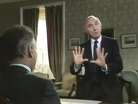 是，首相（英国1986年西德尼·洛特比与彼得·惠特莫尔联合执导的系列喜剧）_百度百科