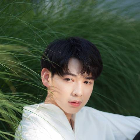 Jin fen. Jin fen. Ляо цзинь фэн актер. Ли джин квон. Ван фенг фото.