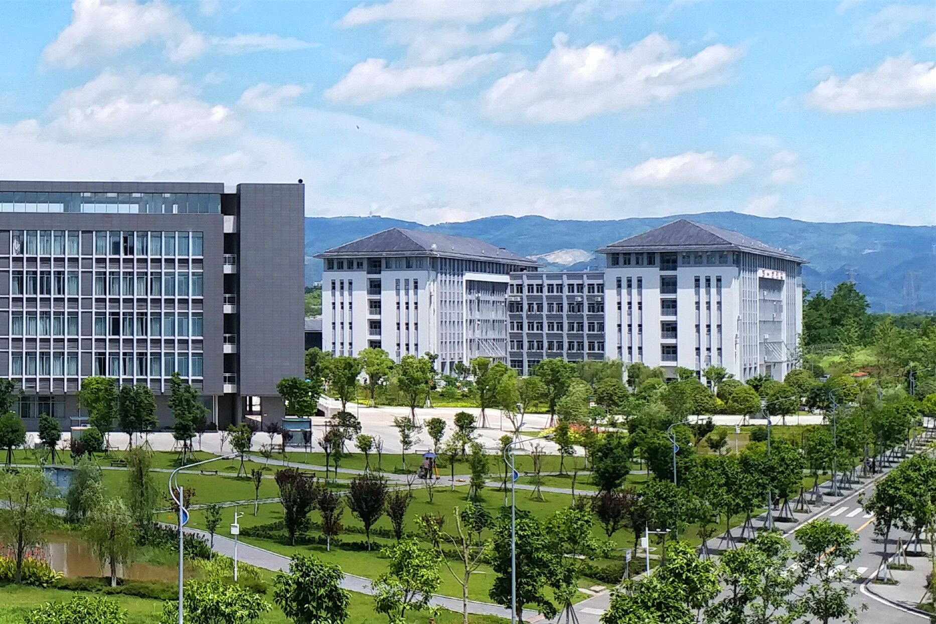  p>重庆化工职业学院创建于1964年,是经 a target="_blank" href="