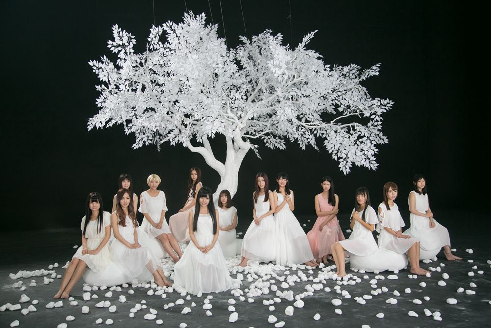 a target="_blank" href="/item/lunar">lunar /a>少女偶像组合演唱的