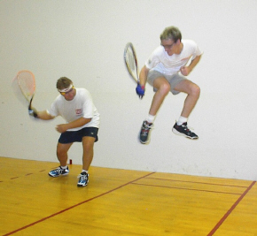  p data-id="gnaw83o1nn">短柄墙球又叫美式壁球,是一种从网球派生