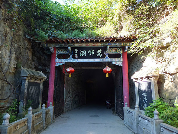  p data-id="gnwhwa70hs">济南千佛山风景区位于山东省 a target="
