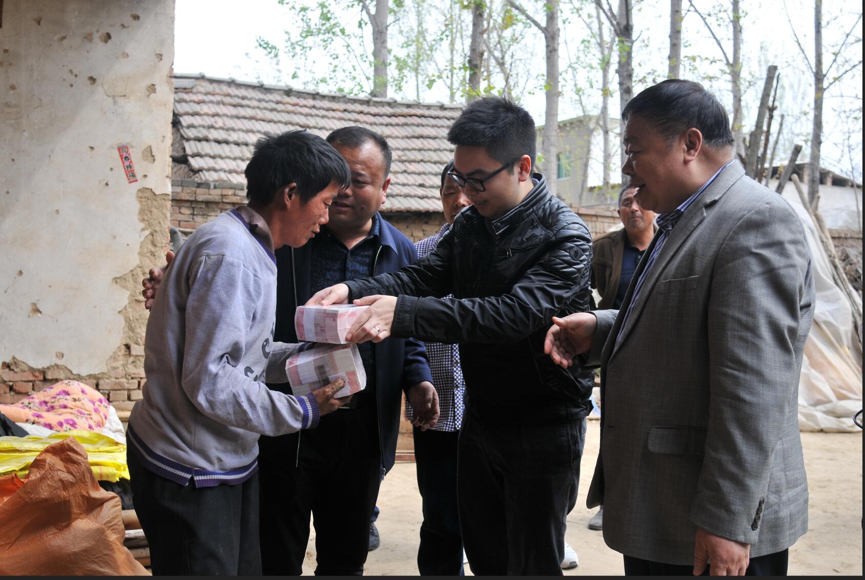  p data-id="gnwhln2b7p">董留生,尉氏县南曹乡人,当兵转业后从商.