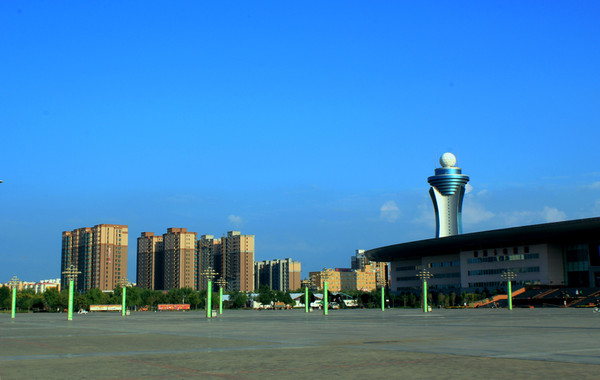  p data-id="gnhhdr696f">天中广场位于驻马店市开源大道与乐山大道