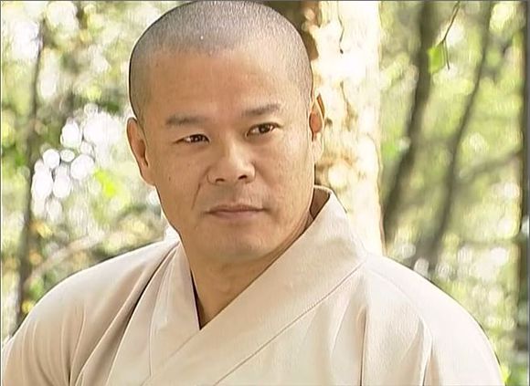  p>黄品沅,原名黄若萌,1964年出生于四川省乐山市,中国内地影视男演员