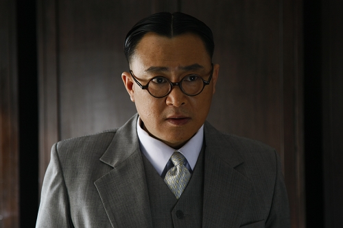 1990年毕业于 a target="_blank" href="/item/上海戏剧学院/1736818"