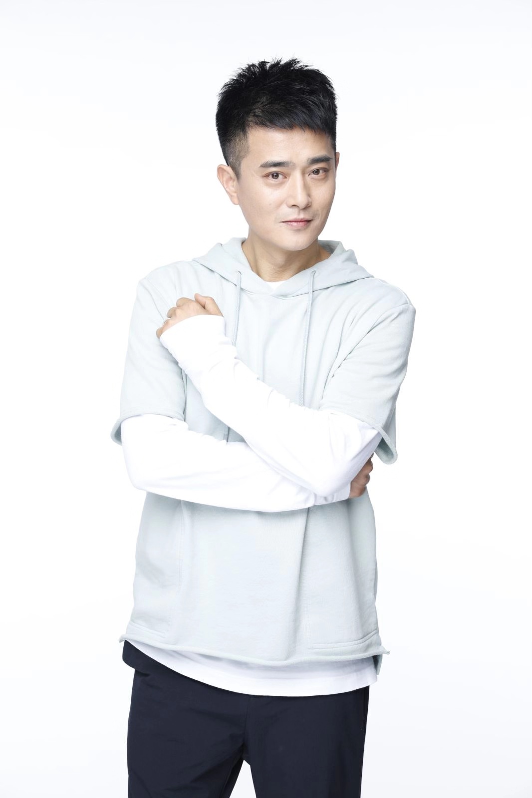  p data-id="gnbvn7kyj6">刘岩,出生于吉林省吉林市,中国音乐剧男演员