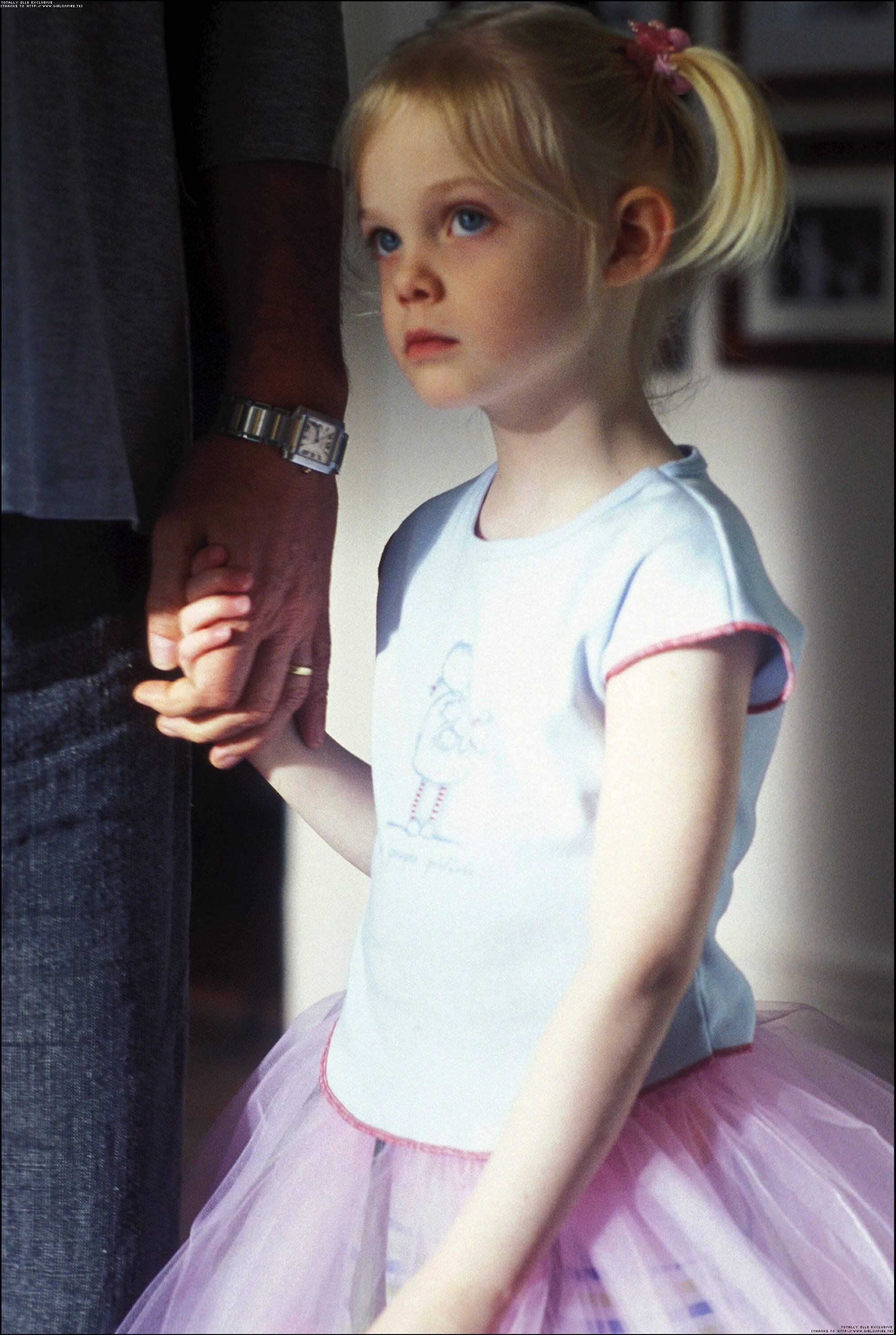  p>艾丽·范宁 (elle fanning),1998年4月9日出生于美国佐治亚州
