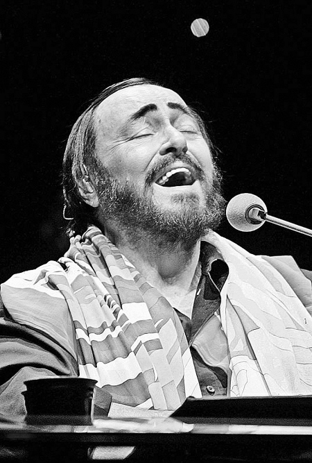  p>鲁契亚诺·帕瓦罗蒂(luciano pavarotti,1935年10月12日～2007年9